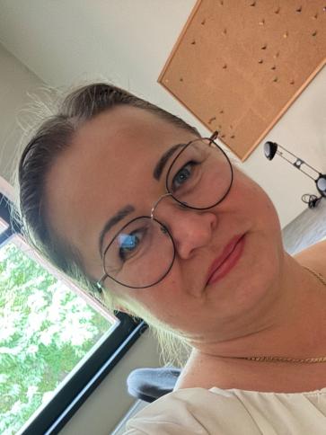 Anikó, 46 éves alsónánai társkereső nő profil fotója