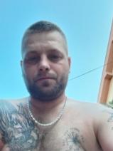 Sziasztok! Gábor vagyok. Online Hajdú-Bihar megyei randizni vágyó nők kattinsatok a kedvenc gombra.