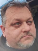 Sziasztok! Imre vagyok. Ingyenesen megismerhető Békés megyei nőkkel randiznék.