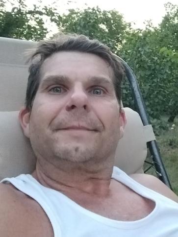 Róbert, 49 éves gyulai társkereső férfi profil fotója