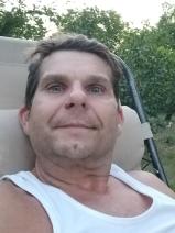Sziasztok! Róbert vagyok. Online Békés megyei randizni vágyó nők kattinsatok a kedvenc gombra.