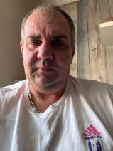 Sziasztok! Zoltán vagyok. Komoly szanki párkereső nők jelentkezését várom.