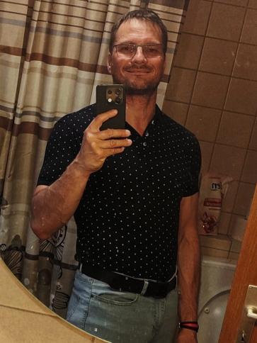 András, 43 éves ausztriai társkereső férfi profil fotója
