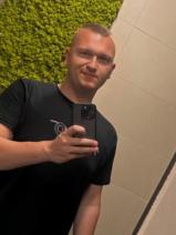 Sziasztok! Norbert vagyok. Komoly ceglédi párkereső nők jelentkezését várom.