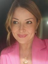 Sziasztok! Erika vagyok. Komoly Budapest VI. kerületi társkereső férfiak jelentkezését várom.