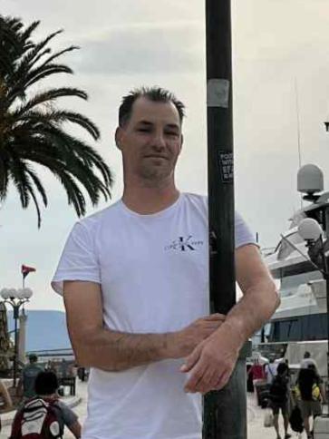 Péter, 48 éves dunaújvárosi társkereső férfi profil fotója