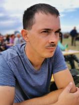 Sziasztok! Gyula vagyok. Komoly várpalotai párkereső nők jelentkezését várom.