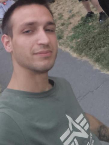 Balázs, 22 éves pécsi társkereső férfi profil fotója