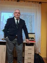 Sziasztok! Vilmos vagyok. Komoly várpalotai párkereső nők jelentkezését várom.