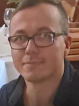 Sziasztok! Krisztián vagyok. Komoly monori párkereső nők jelentkezését várom.