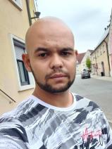 Sziasztok! Patrik vagyok. Komoly pécsi párkereső nők jelentkezését várom.