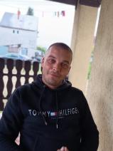 Sziasztok! Gábor vagyok. Komoly zalaegerszegi párkereső nők jelentkezését várom.