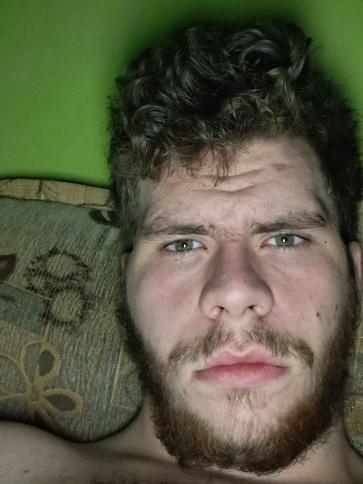 Ricsi, 19 éves kazincbarcikai társkereső férfi profil fotója