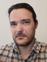 Sziasztok! Robert vagyok. Komoly Budapest III. kerületi párkereső nők jelentkezését várom.