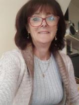 Sziasztok! Andrea vagyok. Komoly Pest megyei társkereső férfiak jelentkezését várom.