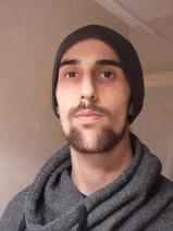 Sziasztok! Kevin vagyok. Komoly soproni párkereső nők jelentkezését várom.