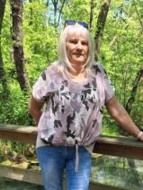 Sziasztok! Ria vagyok. Online budapesti randizni vágyó férfiak jelöljetek kedvencnek.