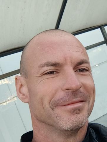 Tibor, 39 éves ásványrárói társkereső férfi profil fotója