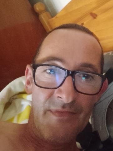 László, 43 éves hajdúböszörményi társkereső férfi profil fotója