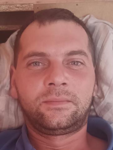 József, 32 éves szlovákiai társkereső férfi profil fotója