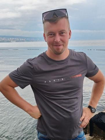 Róbert, 30 éves balmazújvárosi társkereső férfi profil fotója