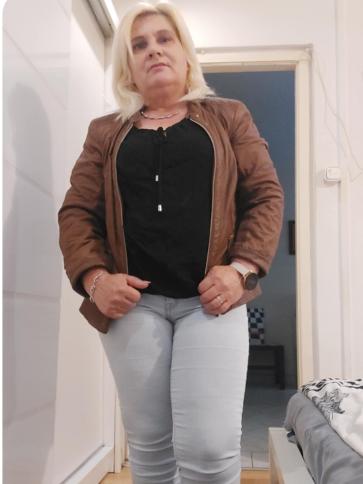 Katalin, 53 éves Budapest I. kerületi társkereső nő profil fotója