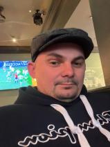 Sziasztok! Sandor vagyok. Online Budapest I. kerületi randizni vágyó nők kattinsatok a kedvenc gombra.