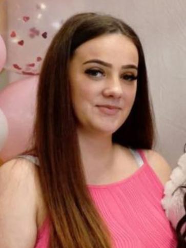 Bianka, 21 éves ajaki társkereső nő profil fotója