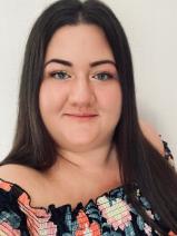 Sziasztok! Niki vagyok. Online budapesti randizni vágyó férfiak jelöljetek kedvencnek.