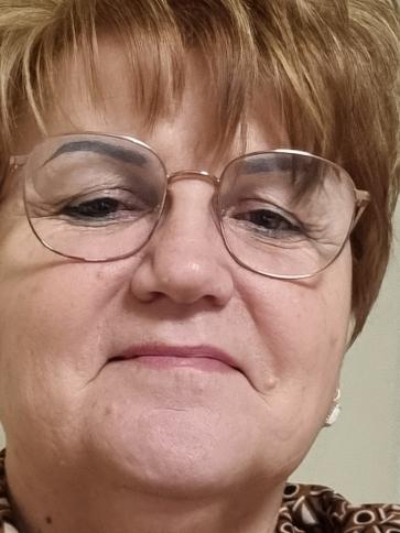 Erzsi, 57 éves kiskunfélegyházi társkereső nő profil fotója