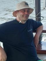 Sziasztok! Krisztián vagyok. Komoly Győr-Moson-Sopron megyei párkereső nők jelentkezését várom.