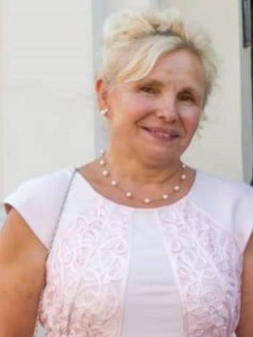 Eszter, 62 éves esztergomi társkereső nő profil fotója