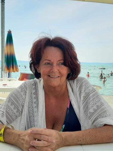 Éva, 67 éves pápai társkereső nő profil fotója