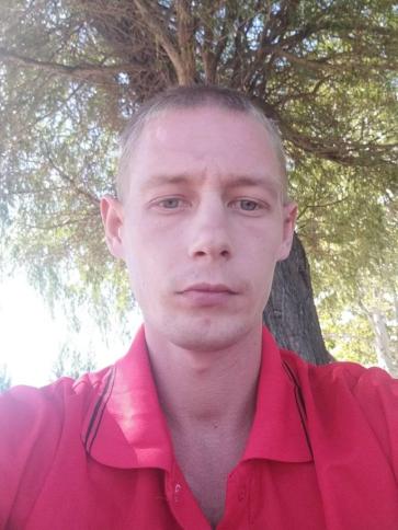 Kovács, 33 éves szolnoki társkereső férfi profil fotója