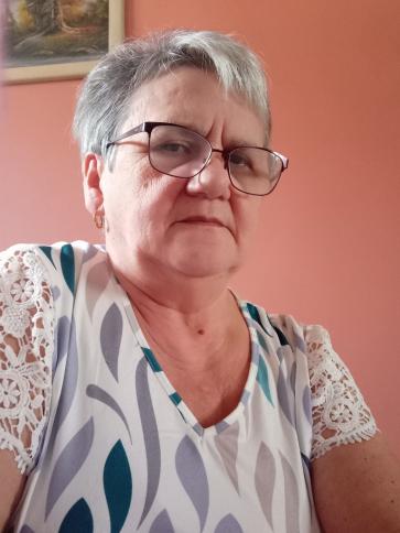 Anikó, 62 éves pápai társkereső nő profil fotója