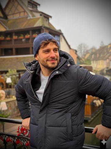 Ádám, 40 éves Budapest V. kerületi társkereső férfi profil fotója