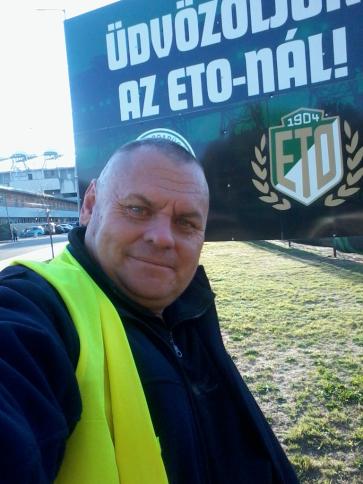 Attila profilképe – Écs