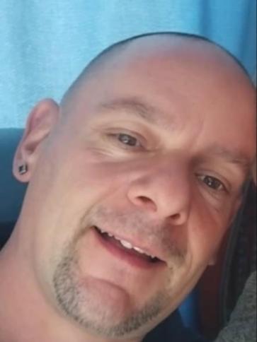 Laci, 46 éves Budapest XXI. kerületi társkereső férfi profil fotója