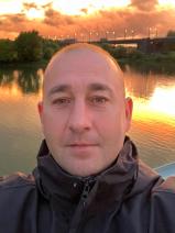 Sziasztok! Laci vagyok. Komoly budapesti párkereső nők jelentkezését várom.