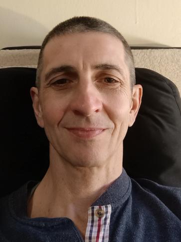 Róbert, 49 éves teveli társkereső férfi profil fotója