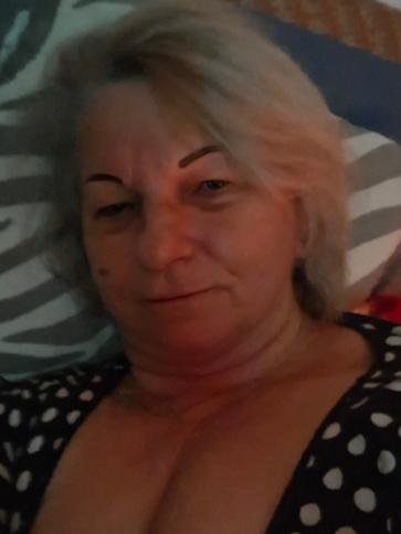 Éva, 67 éves egri társkereső nő profil fotója