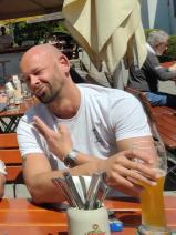 Sziasztok! Attila vagyok. Komoly albániai párkereső nők jelentkezését várom.