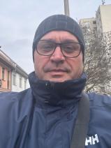 Sziasztok! Levente vagyok. Komoly győri párkereső nők jelentkezését várom.