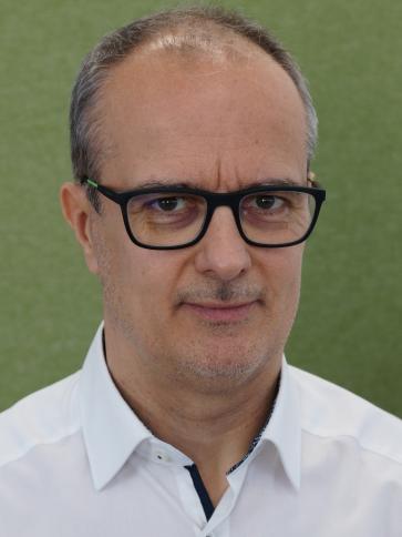 Péter, 54 éves dunaújvárosi társkereső férfi profil fotója