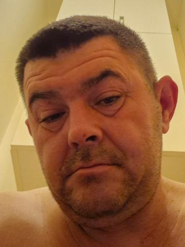 Istvan, 43 éves székesfehérvári társkereső férfi profil fotója