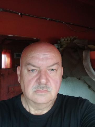 Barna, 64 éves ajkai társkereső férfi profil fotója