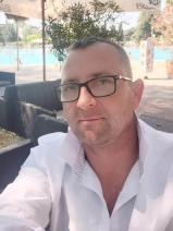 Sziasztok! Tamás vagyok. Komoly franciaországi párkereső nők jelentkezését várom.