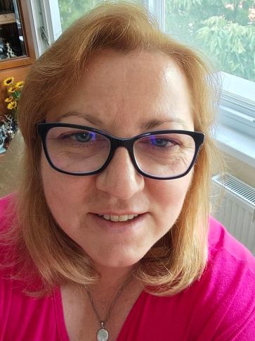 Hajni, 48 éves szolnoki társkereső nő profil fotója