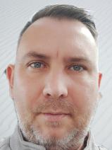 Sziasztok! Gábor vagyok. Komoly Komárom-Esztergom megyei párkereső nők jelentkezését várom.