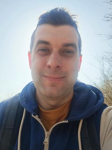 Viktor, 32 éves tamási társkereső férfi profil fotója